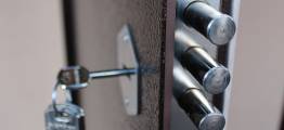 Характеристики входных металлических дверей