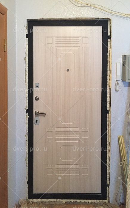 Входные железные двери в квартиру с установкой от производителя в Москве