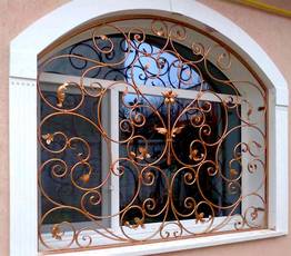 Декоративная арочная решетка на окно