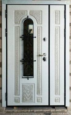 Полуторная МДФ дверь белого цвета