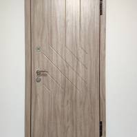 Дверь с панелями МДФ