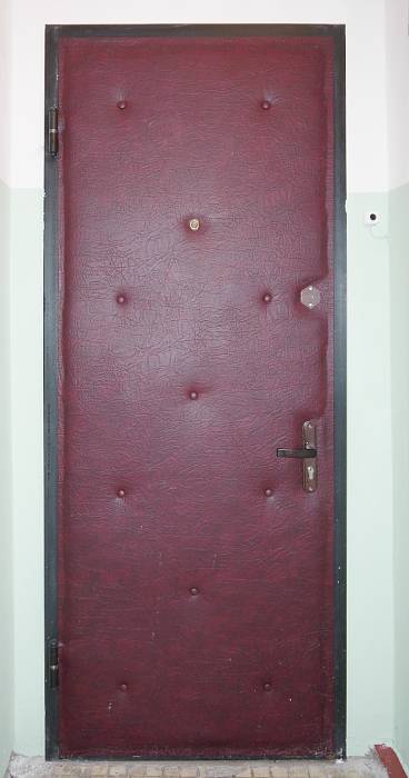 Фото установленной двери