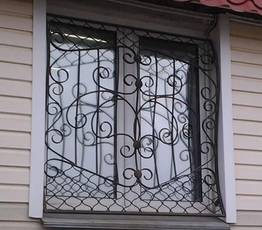 Кованая решетка для окна