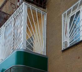 Недорогие решетки для окна и балкона