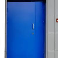 Синяя подъездная дверь