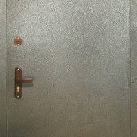 Фото технической двери с порошком