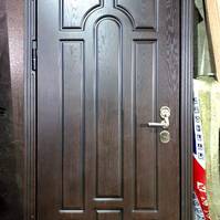 Входная фрезерованная дверь со шпоном